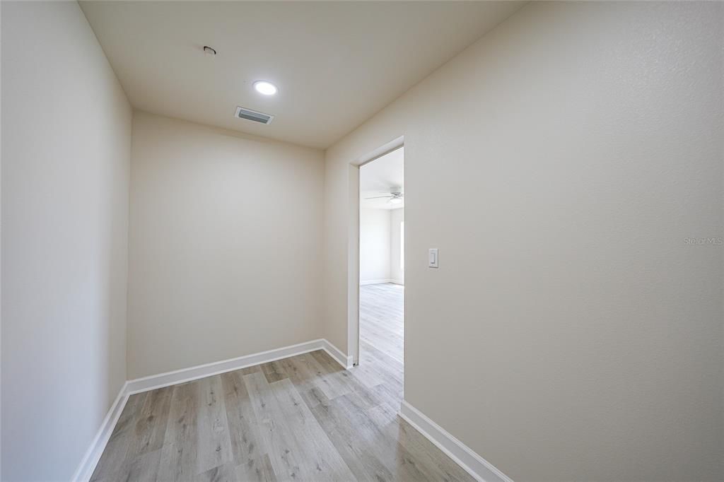 待售: $1,000,000 (27 贝兹, 0 浴室, 5885 平方英尺)