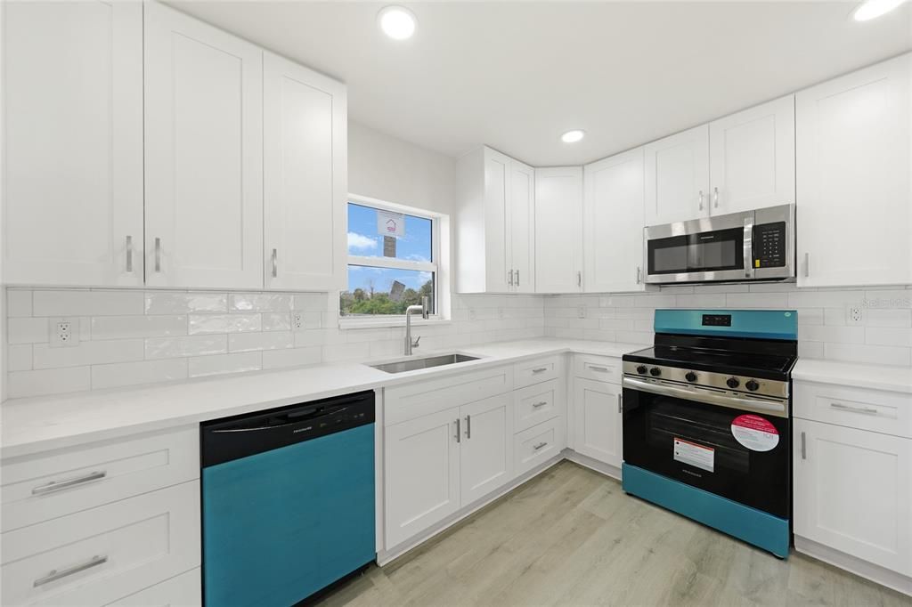 待售: $1,000,000 (27 贝兹, 0 浴室, 5885 平方英尺)