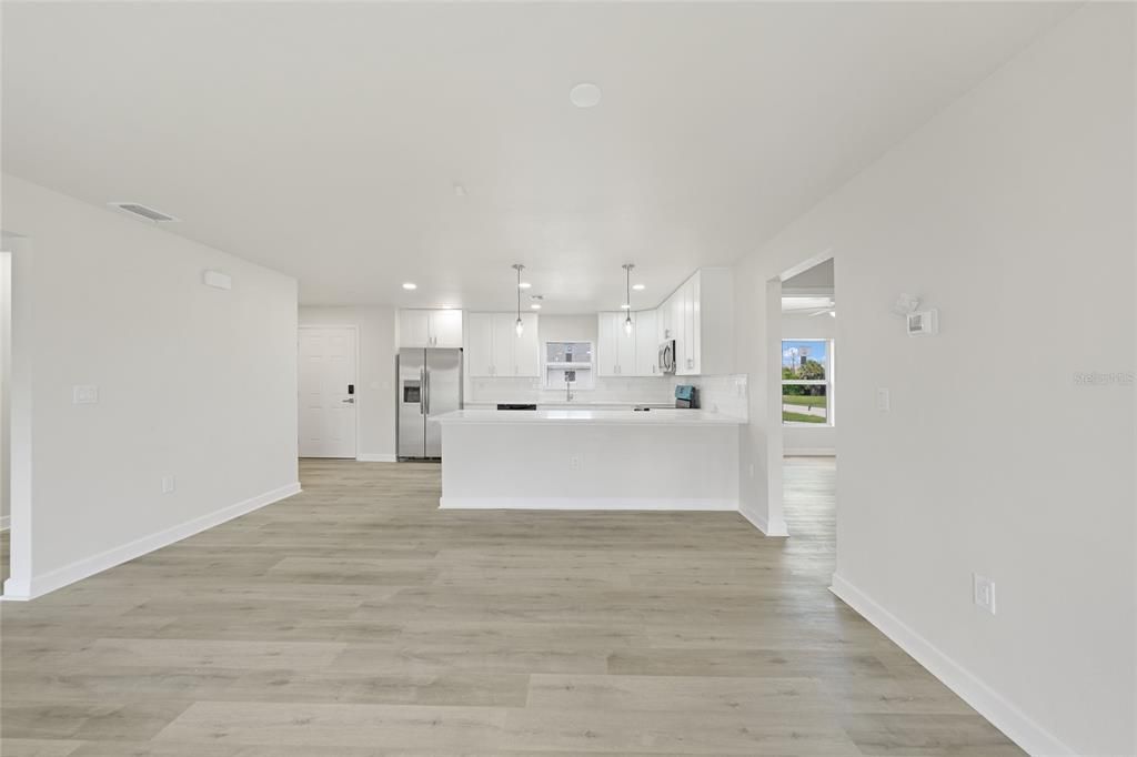 待售: $1,000,000 (27 贝兹, 0 浴室, 5885 平方英尺)