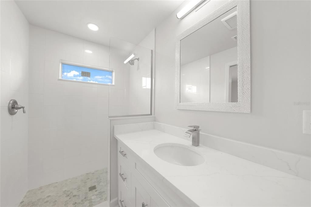 待售: $1,000,000 (27 贝兹, 0 浴室, 5885 平方英尺)