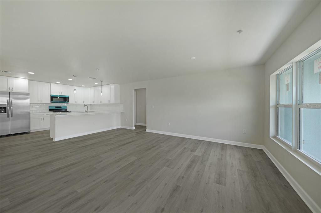 待售: $1,000,000 (27 贝兹, 0 浴室, 5885 平方英尺)