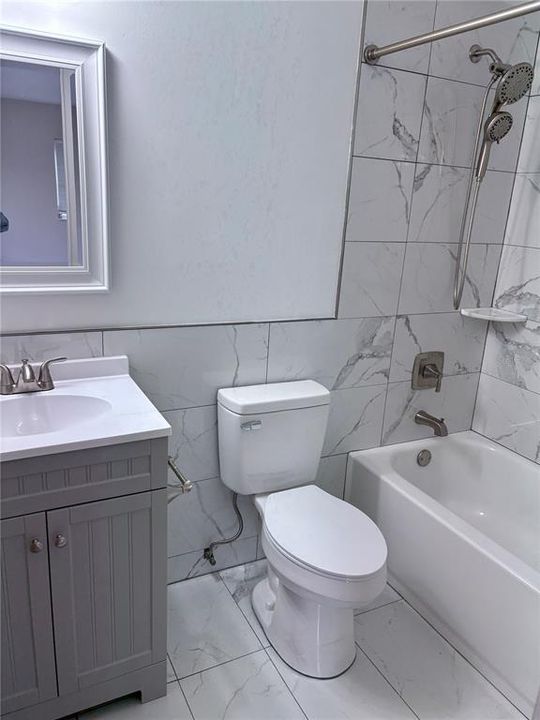 出租: $1,550 (3 贝兹, 2 浴室, 1376 平方英尺)