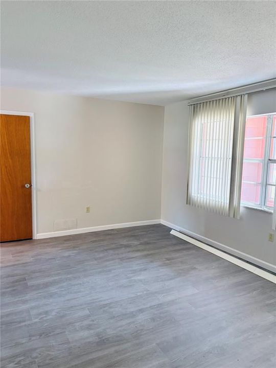 出租: $1,550 (3 贝兹, 2 浴室, 1376 平方英尺)