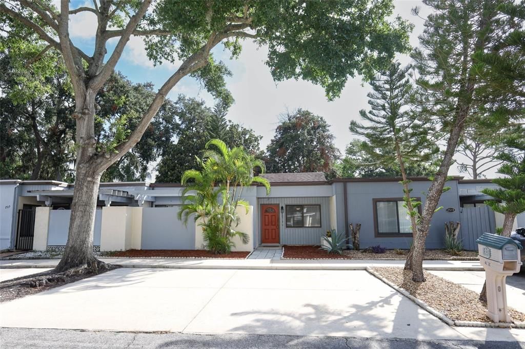 最近售出: $275,000 (2 贝兹, 2 浴室, 1070 平方英尺)