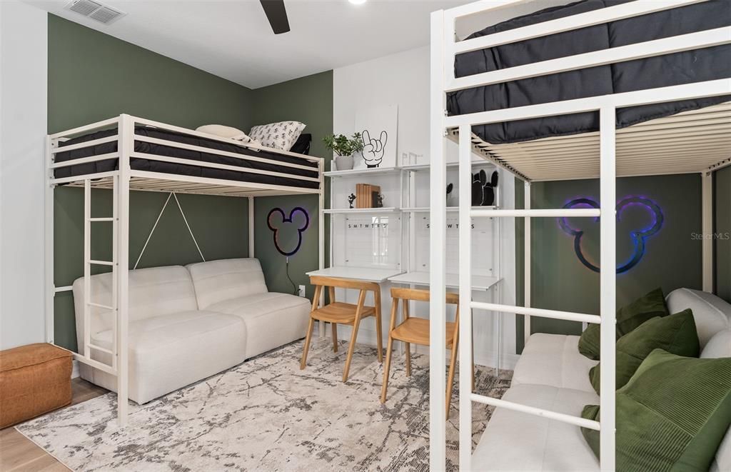 For Sale: $1,050,000 (5 beds, 5 baths, 4442 Square Feet)