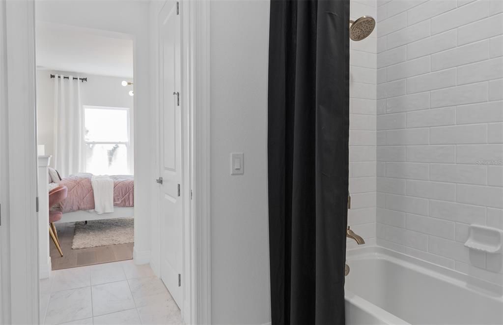 For Sale: $1,050,000 (5 beds, 5 baths, 4442 Square Feet)