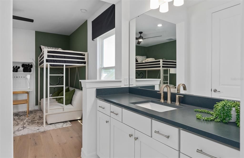 For Sale: $1,050,000 (5 beds, 5 baths, 4442 Square Feet)