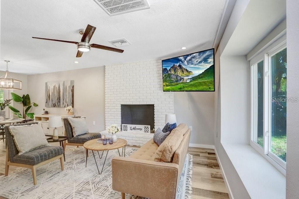 For Rent: $5,495 (4 beds, 2 baths, 2059 Square Feet)