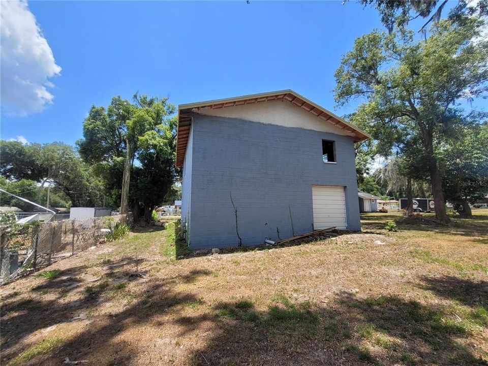 待售: $180,000 (1 贝兹, 1 浴室, 2170 平方英尺)