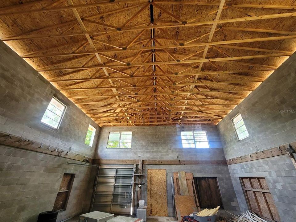 待售: $180,000 (1 贝兹, 1 浴室, 2170 平方英尺)