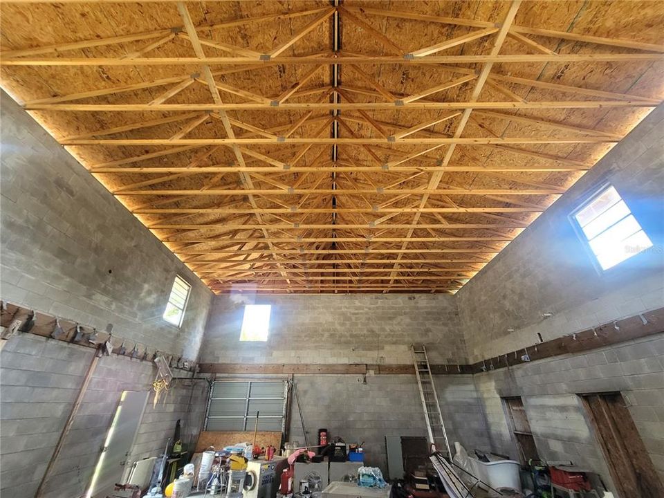 待售: $180,000 (1 贝兹, 1 浴室, 2170 平方英尺)