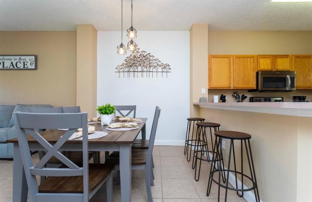 For Rent: $2,300 (3 beds, 2 baths, 1291 Square Feet)