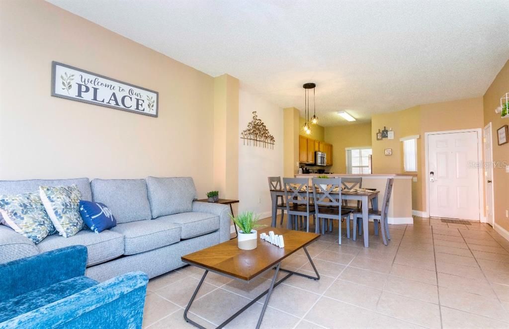 For Rent: $2,300 (3 beds, 2 baths, 1291 Square Feet)