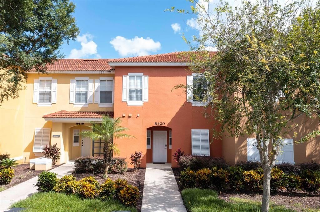 For Rent: $2,300 (3 beds, 2 baths, 1291 Square Feet)