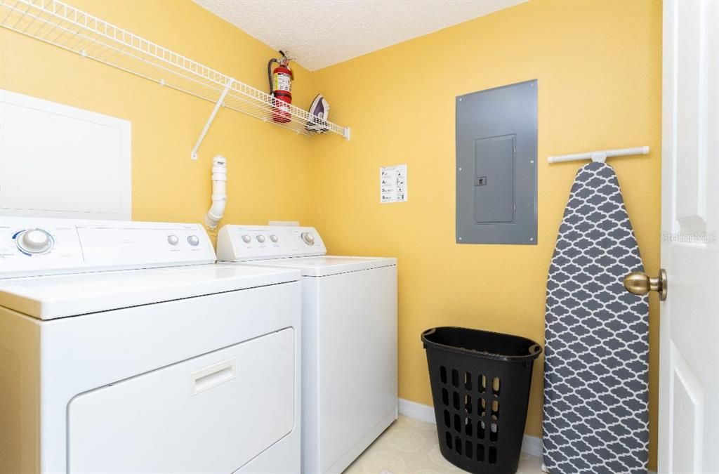 For Rent: $2,300 (3 beds, 2 baths, 1291 Square Feet)