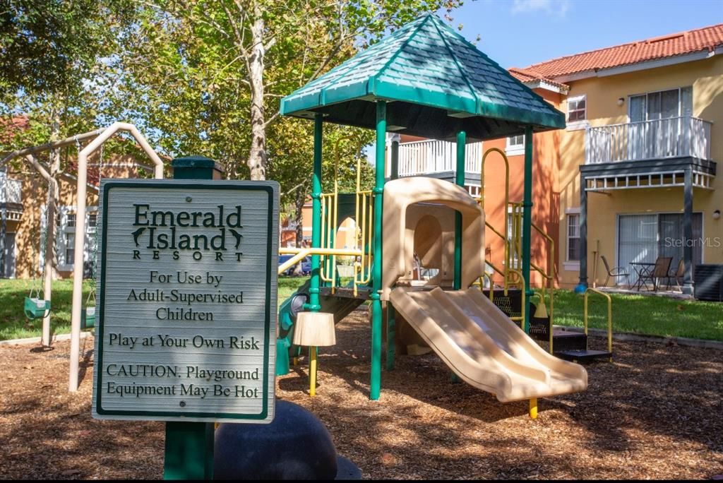 For Rent: $2,300 (3 beds, 2 baths, 1291 Square Feet)