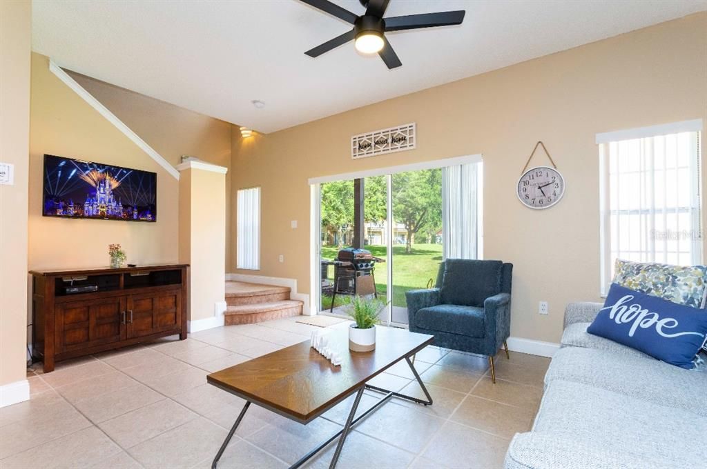 For Rent: $2,300 (3 beds, 2 baths, 1291 Square Feet)