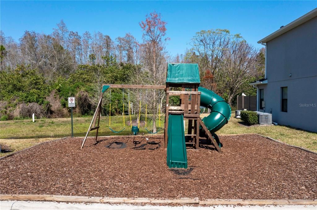 For Rent: $2,700 (4 beds, 3 baths, 1721 Square Feet)