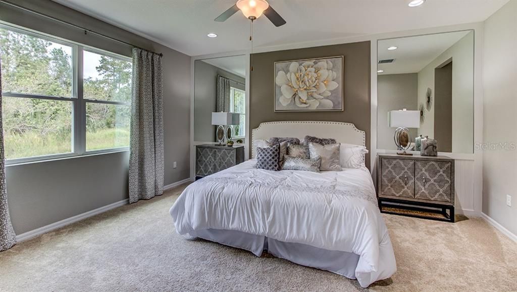 合同活跃: $338,990 (4 贝兹, 2 浴室, 2034 平方英尺)