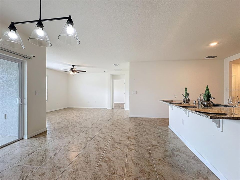 For Rent: $2,290 (4 beds, 2 baths, 1830 Square Feet)