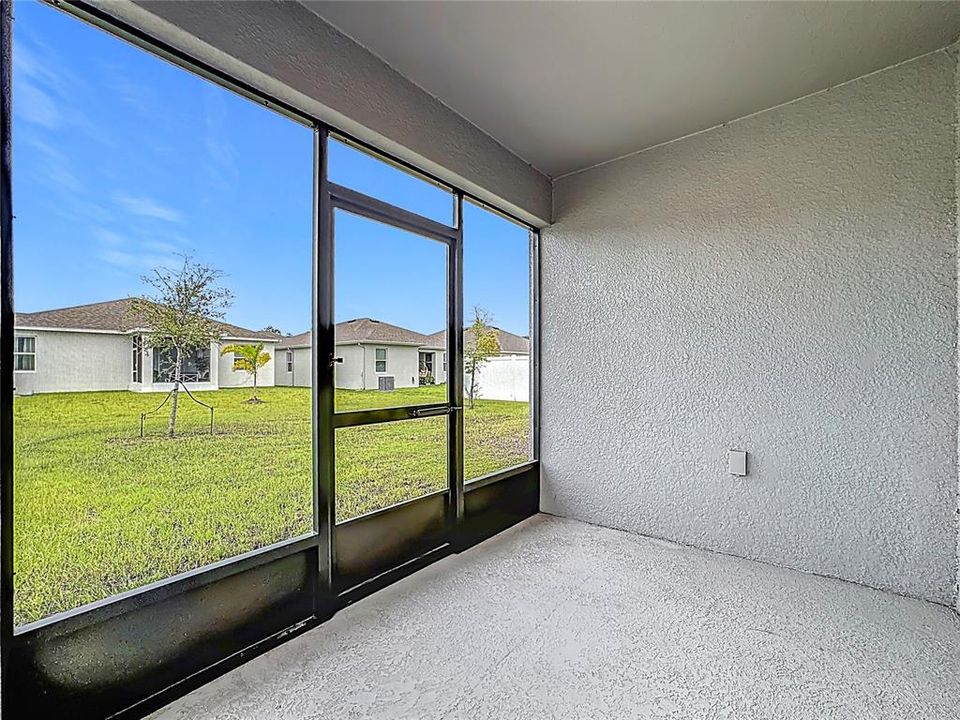 For Rent: $2,290 (4 beds, 2 baths, 1830 Square Feet)