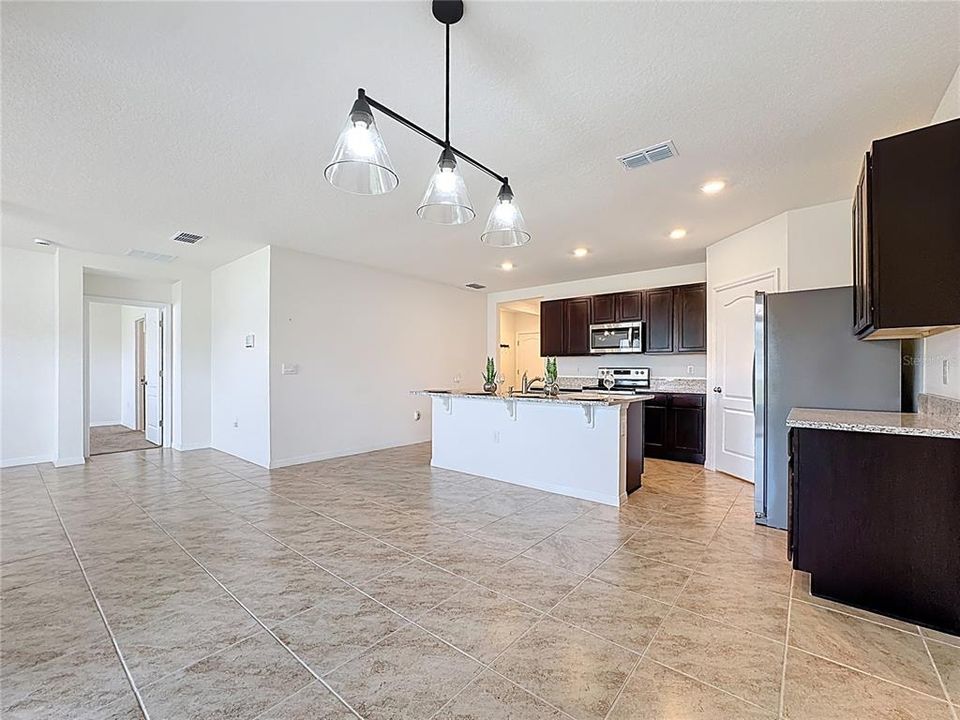 For Rent: $2,290 (4 beds, 2 baths, 1830 Square Feet)