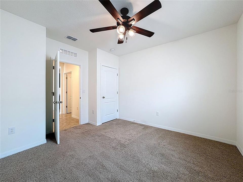 For Rent: $2,290 (4 beds, 2 baths, 1830 Square Feet)