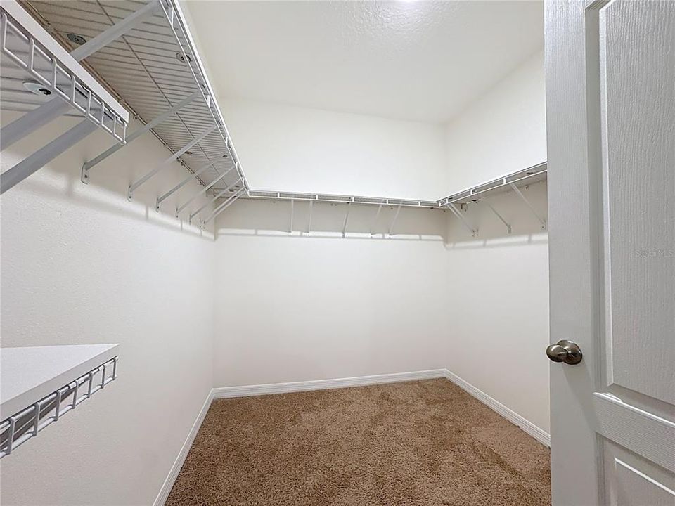 For Rent: $2,290 (4 beds, 2 baths, 1830 Square Feet)