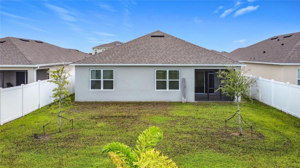 For Rent: $2,290 (4 beds, 2 baths, 1830 Square Feet)