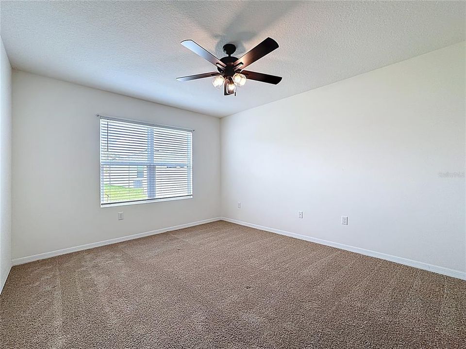 For Rent: $2,290 (4 beds, 2 baths, 1830 Square Feet)