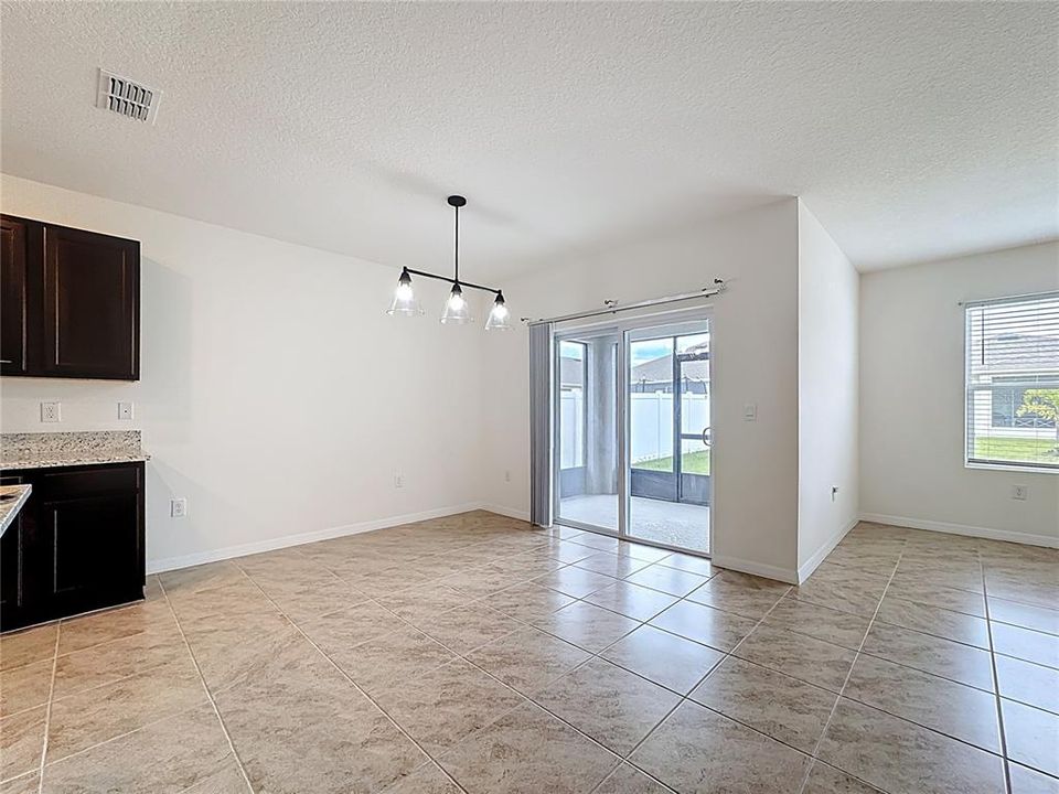 For Rent: $2,290 (4 beds, 2 baths, 1830 Square Feet)