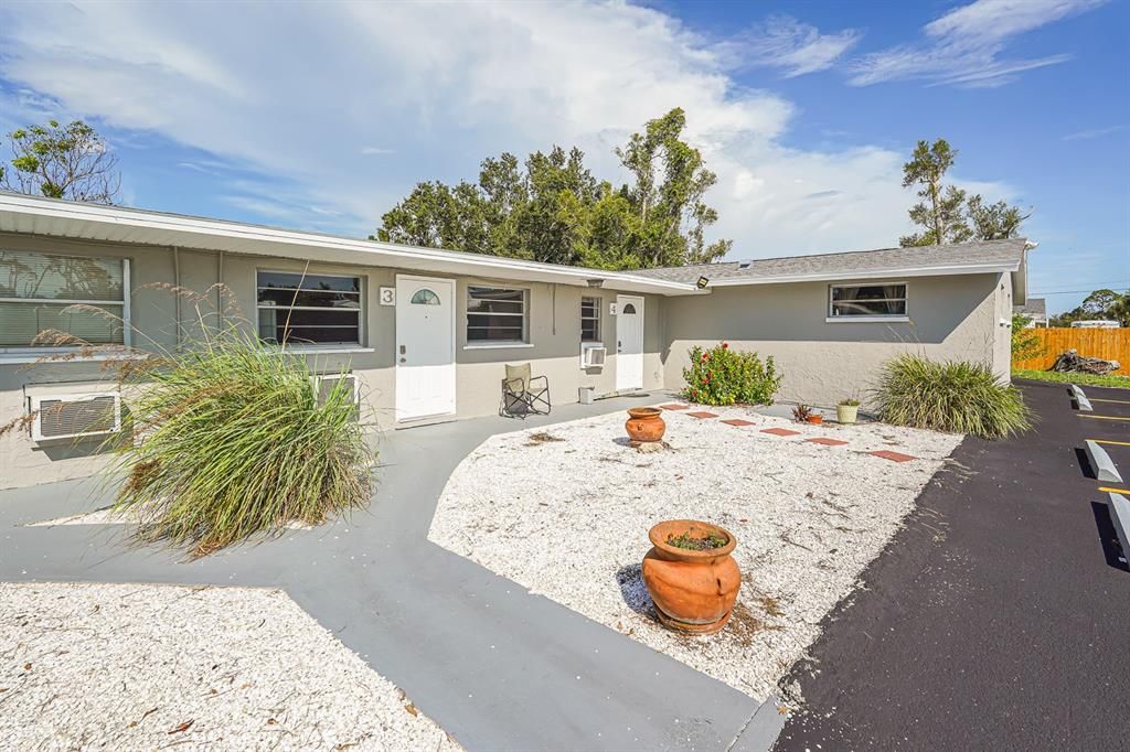 For Rent: $950 (1 beds, 1 baths, 500 Square Feet)