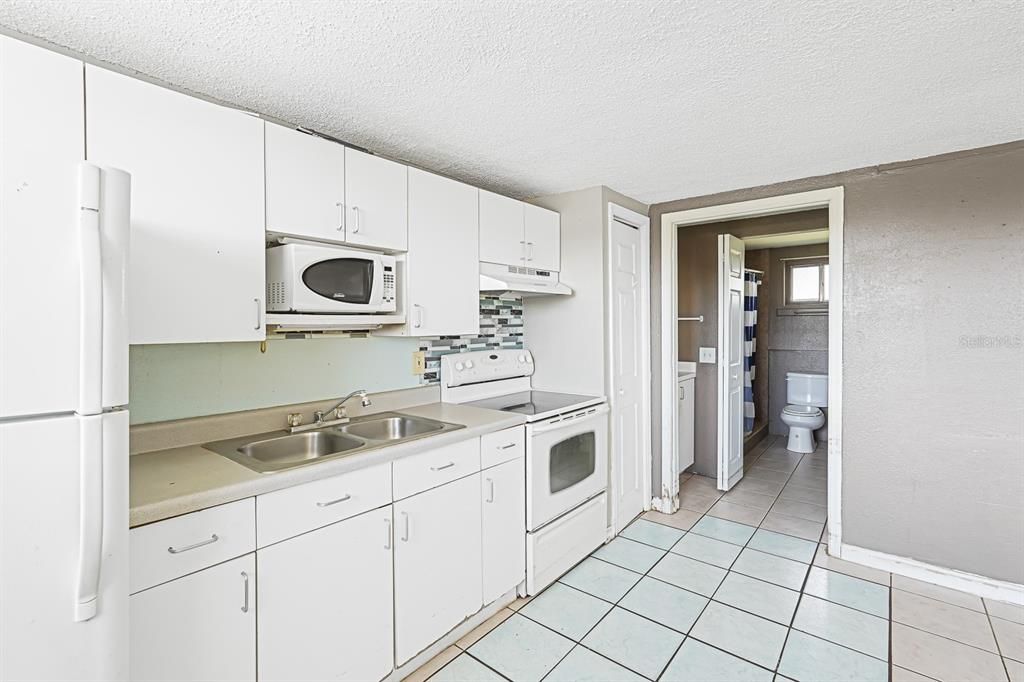 For Rent: $950 (1 beds, 1 baths, 500 Square Feet)