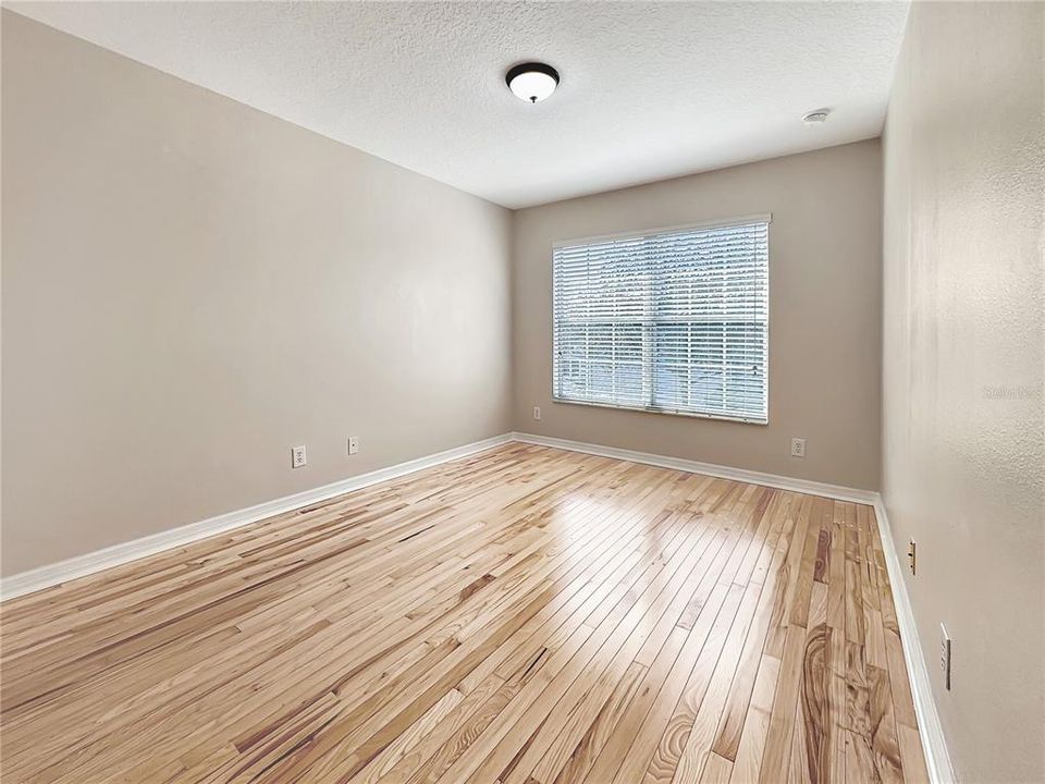 For Sale: $365,000 (3 beds, 2 baths, 1914 Square Feet)