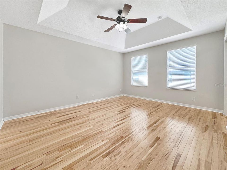 For Sale: $365,000 (3 beds, 2 baths, 1914 Square Feet)