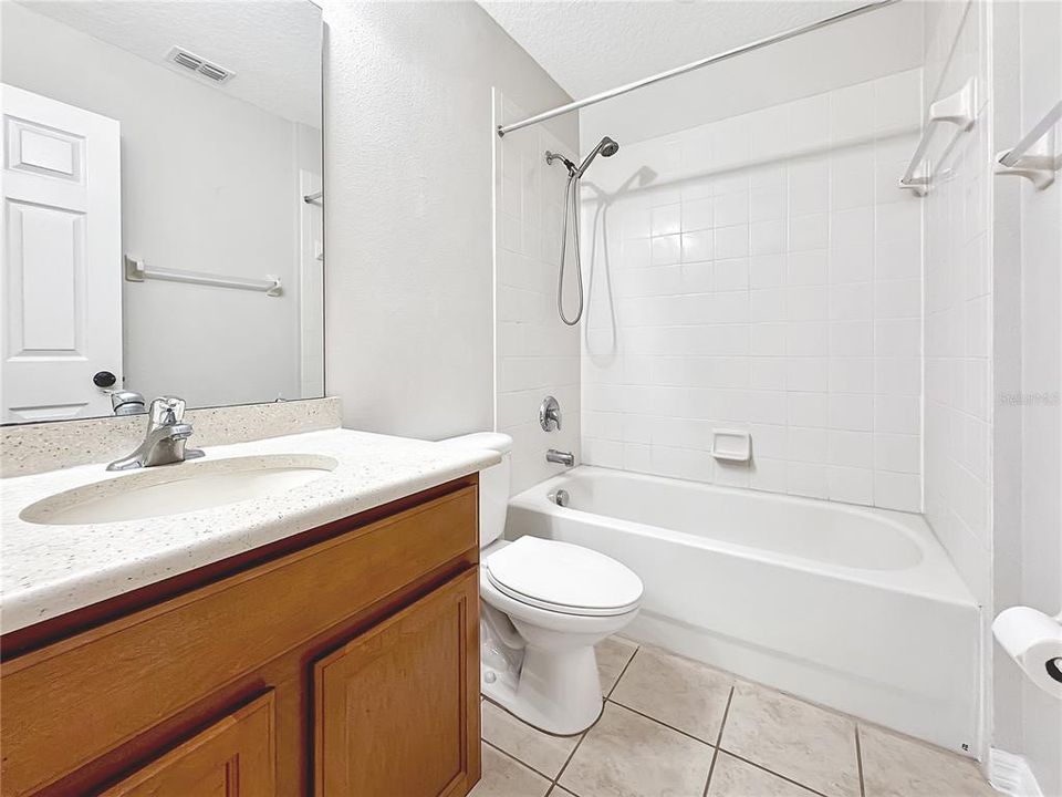 For Sale: $365,000 (3 beds, 2 baths, 1914 Square Feet)