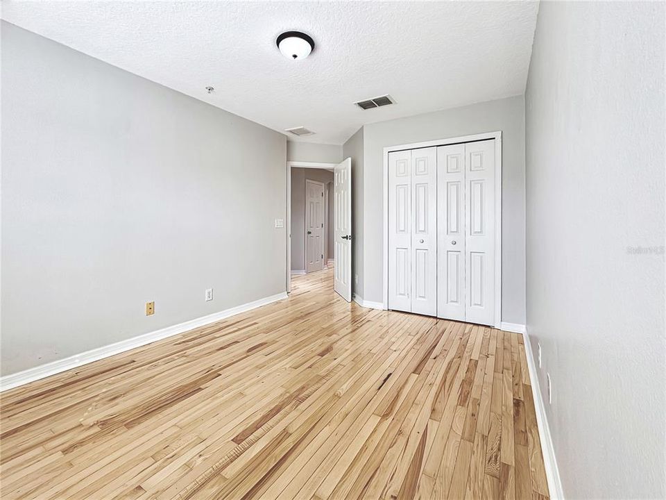 For Sale: $365,000 (3 beds, 2 baths, 1914 Square Feet)