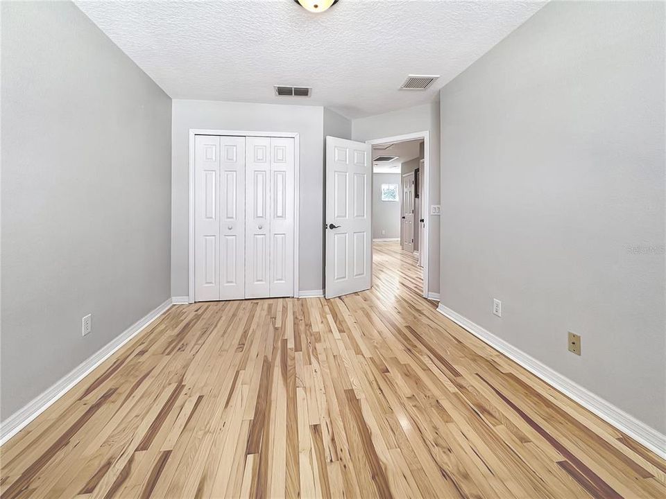 For Sale: $365,000 (3 beds, 2 baths, 1914 Square Feet)