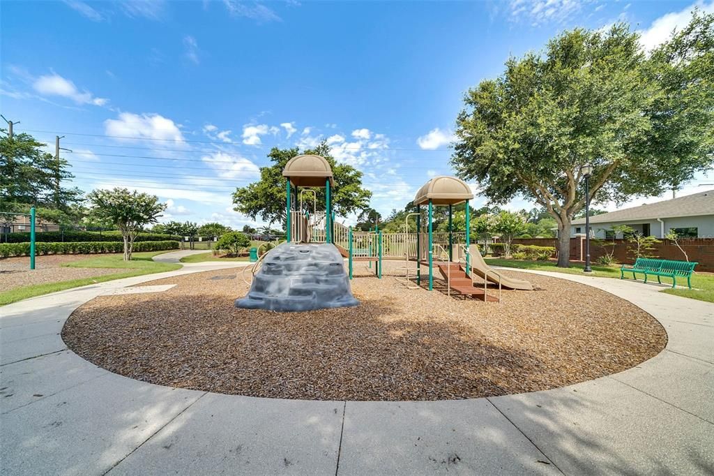 For Sale: $365,000 (3 beds, 2 baths, 1914 Square Feet)