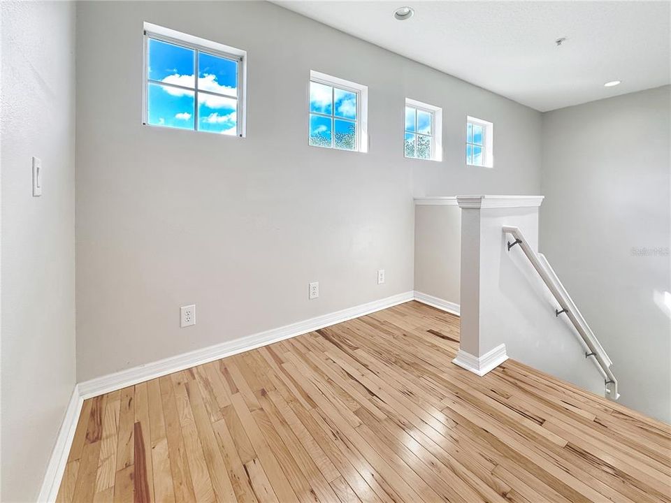 For Sale: $365,000 (3 beds, 2 baths, 1914 Square Feet)