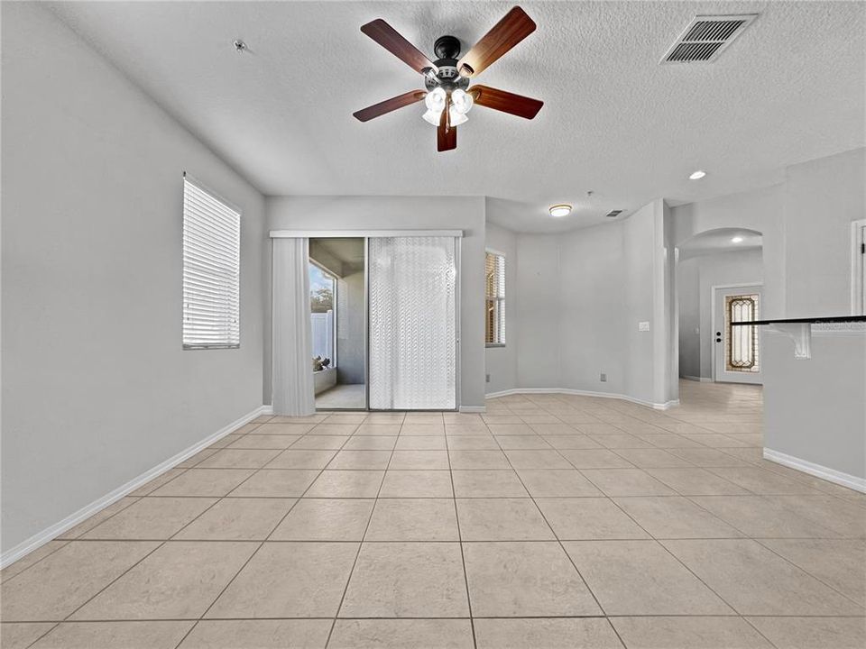 For Sale: $365,000 (3 beds, 2 baths, 1914 Square Feet)