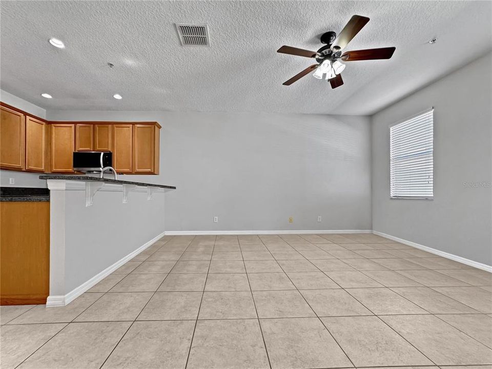 For Sale: $365,000 (3 beds, 2 baths, 1914 Square Feet)