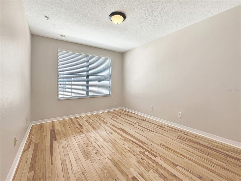 For Sale: $365,000 (3 beds, 2 baths, 1914 Square Feet)