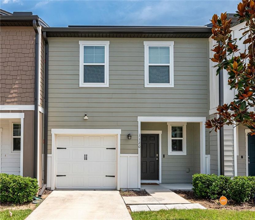 For Sale: $200,000 (3 beds, 2 baths, 1404 Square Feet)