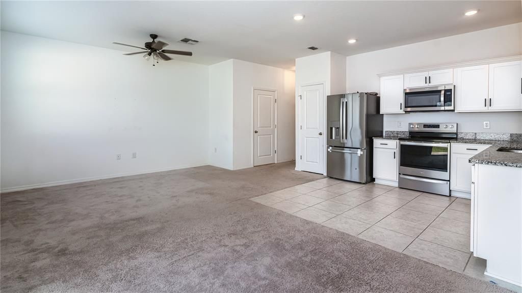 For Sale: $200,000 (3 beds, 2 baths, 1404 Square Feet)