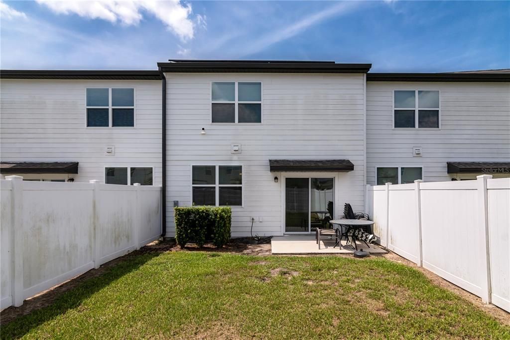 For Sale: $200,000 (3 beds, 2 baths, 1404 Square Feet)