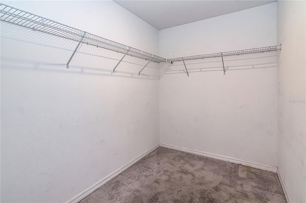 For Sale: $200,000 (3 beds, 2 baths, 1404 Square Feet)