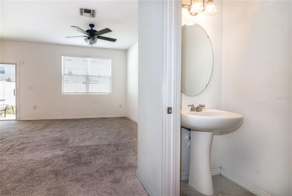 For Sale: $200,000 (3 beds, 2 baths, 1404 Square Feet)