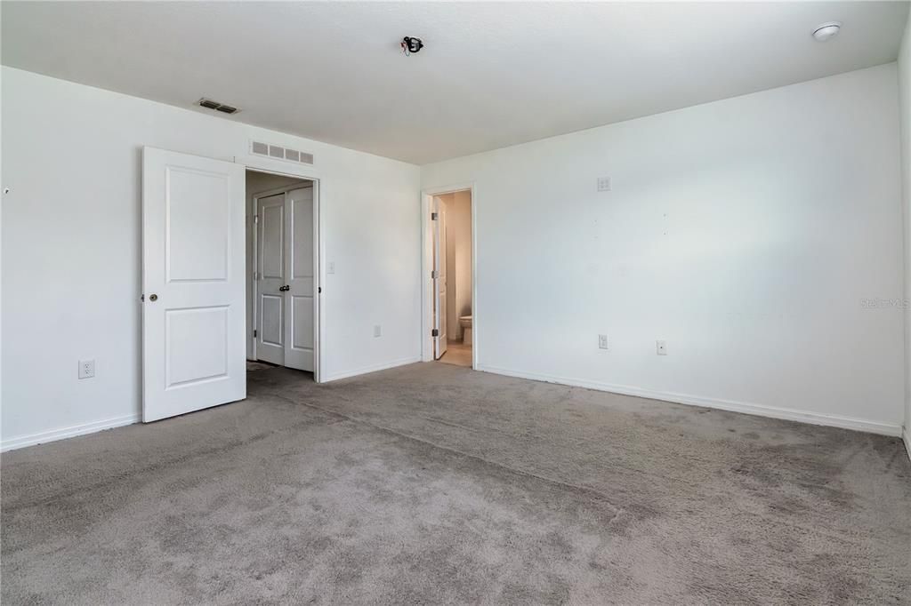 For Sale: $200,000 (3 beds, 2 baths, 1404 Square Feet)