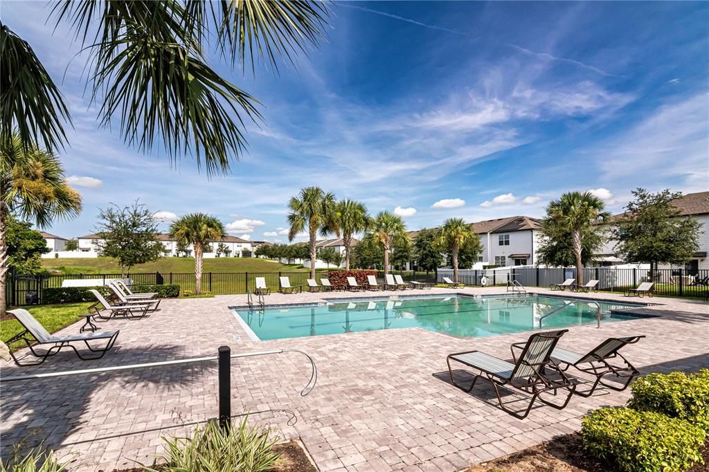 For Sale: $200,000 (3 beds, 2 baths, 1404 Square Feet)